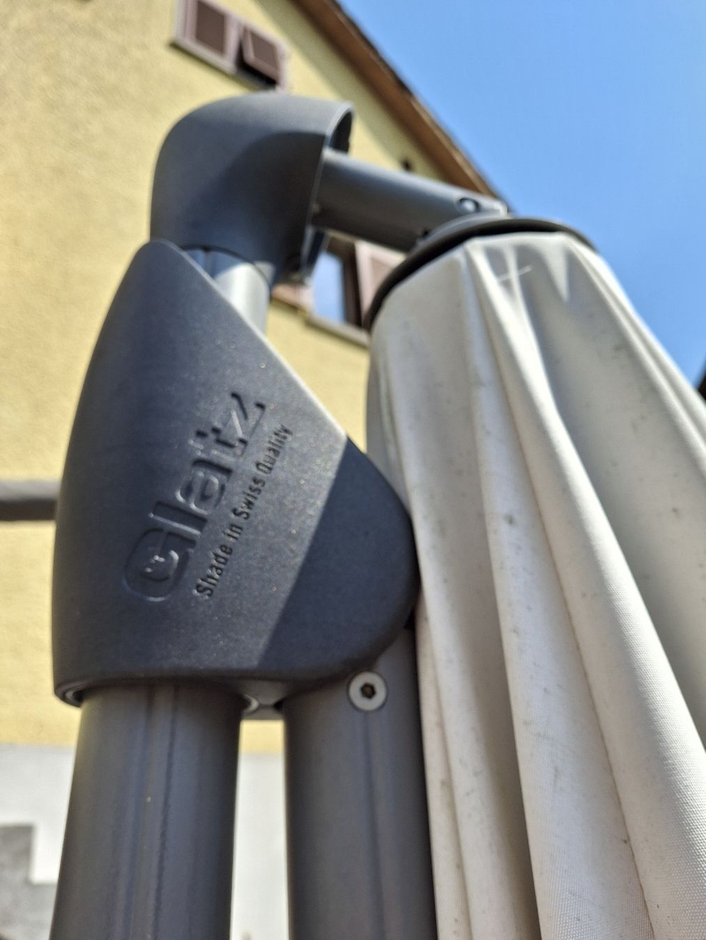 Glatz Ombrelloni: Glatz Sonnenschirm 3m – Usato da Chur venduto da Matahari0 6