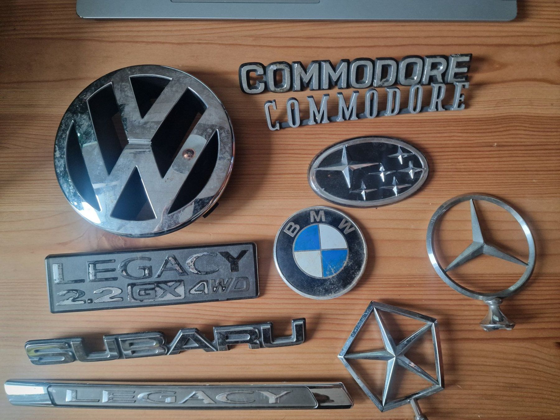 Sonstiges Fahrzeugzubehör: Diverse Auto Embleme und Logos – Gebraucht aus Wittenbach von gp_power