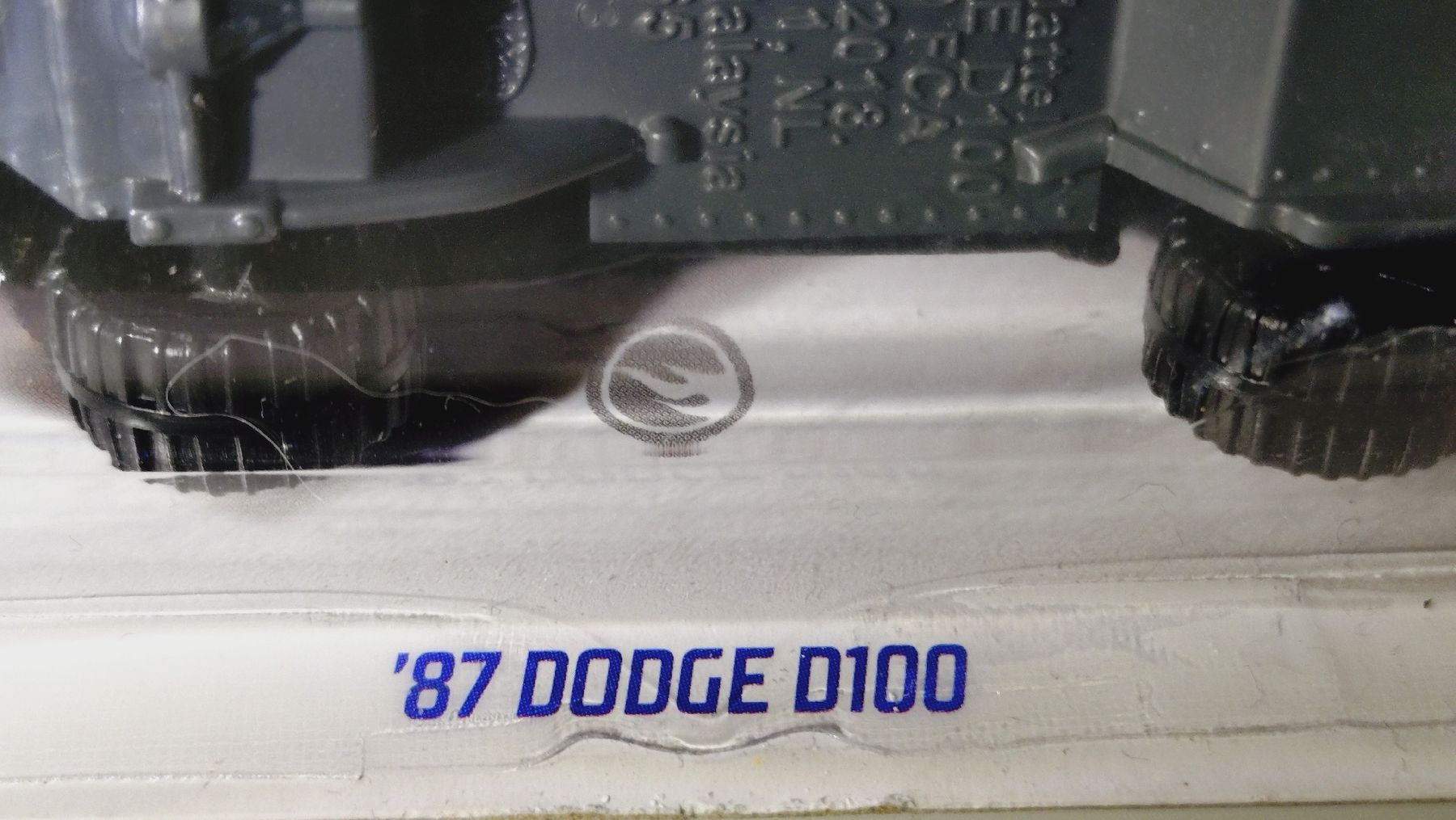 Hot Wheels Modellini d'auto: Hot Wheels Treasure Hunt TH '87 Dodge D100 – Nuovo e nell'imballaggio originale da Zürich venduto da DiecastDude 1