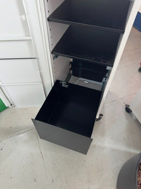 Bigla Korpus: Bigla Büro Caddy – Gebraucht aus Zollikofen von OberliAG 4