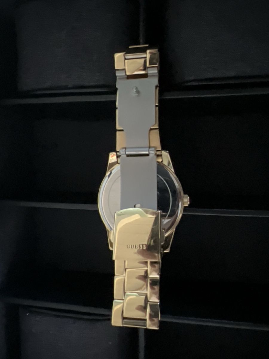Guess Montres: Montre Guess  – Défectueux à Rueyres-les-Prés par lio_mc8f 1