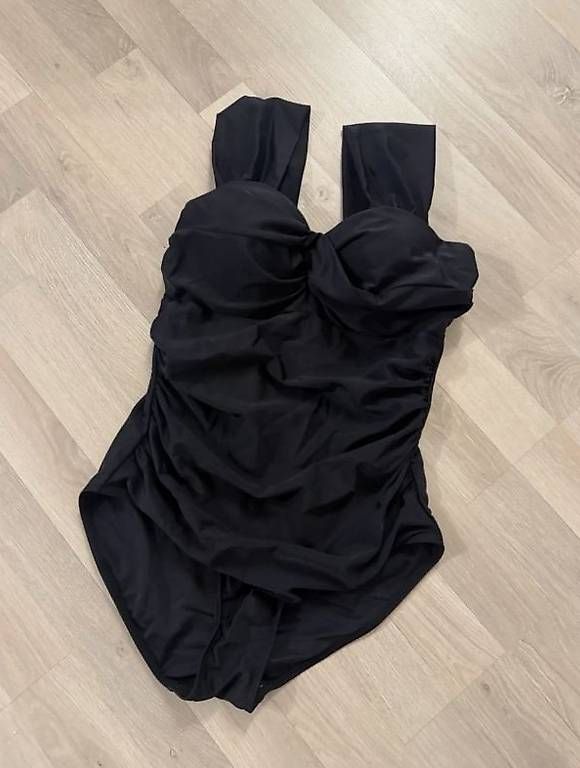 Costumi da bagno & Bikini: Badeanzug Monokini Bikini Schwarz Gr. 38 Neu – Usato da Rünenberg venduto da Dgn_63