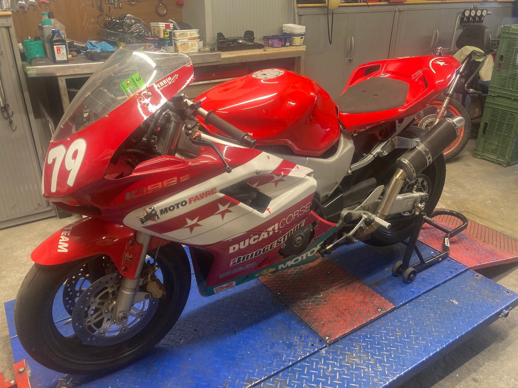 Honda Strada: Honda VTR1000F – Usato da Fully venduto da RC30-1988