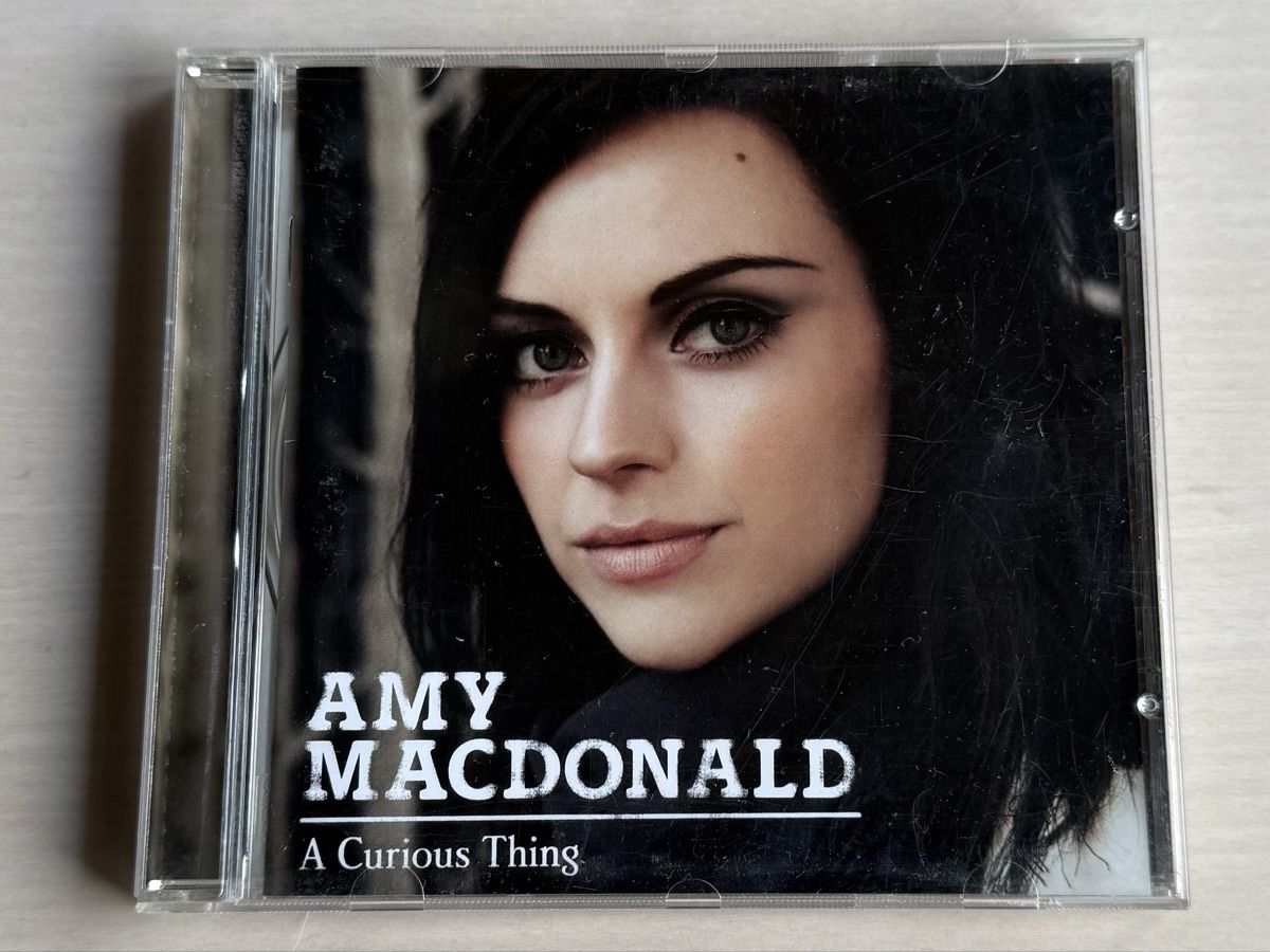 CDs: Amy Macdonald - A Curious Thing CD,Album 2010 – Gebraucht aus Oberried Brienz von Chyara