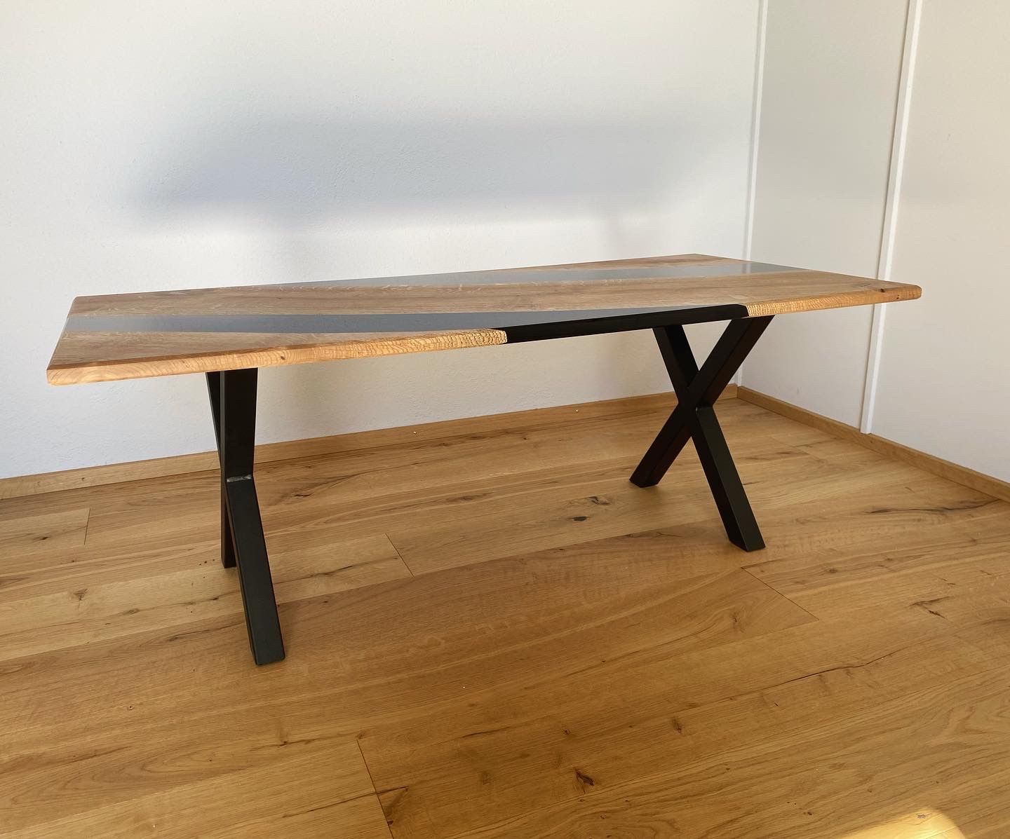 Tische: Epoxy River Table **Tiefschwarz** – Gebraucht aus Niederuzwil von gullipulli 6
