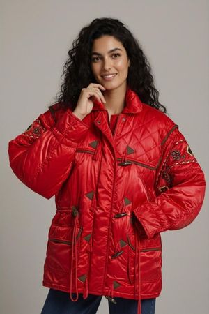 Vintage Roter Style of Fashion Steppparka mit Zierdetails