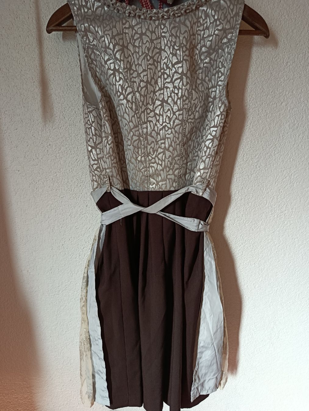 Kleider: Dirndl von Melega Grösse 40 – Gebraucht aus Wattwil von sunicheyenne 1