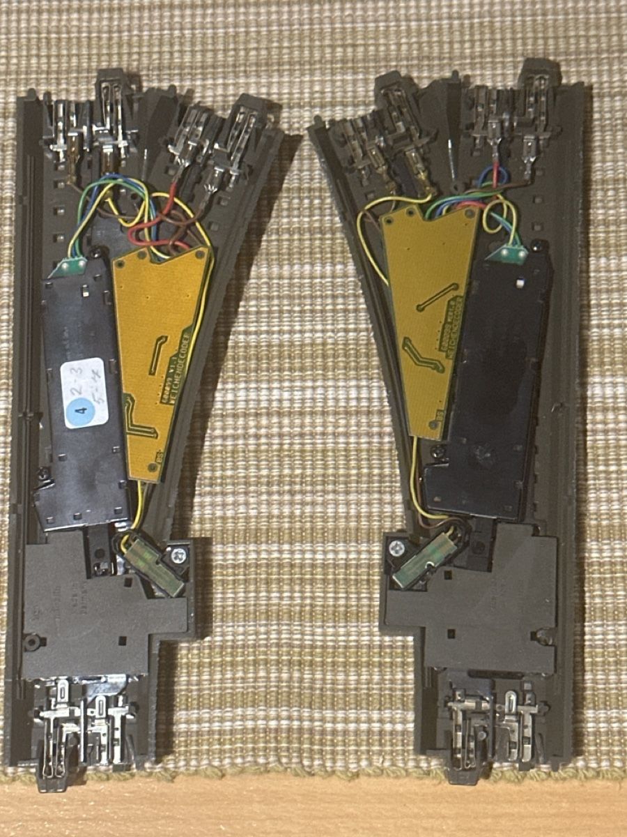 Märklin Modellini di ferrovie: Märklin H0-WS Weichenpaar C-Gleis Antrieb Decoder Bel.ab19.- – Usato da Sennwald venduto da HARO-Import 1
