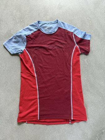 Norrona Damen Shirt Gr. XS rot/blau !