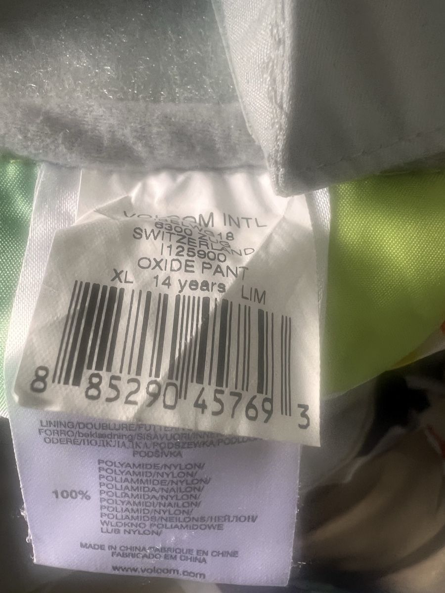 Volcom Pantaloni: Pantalon de ski  – Usato da Neuchatel venduto da Melelienzlau 2