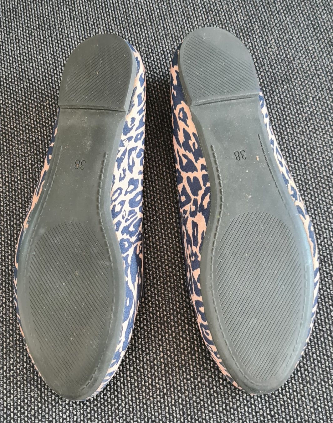 H&M Chaussures femmes: Ballerinas – D'occasion à Islikon par EFH651 1