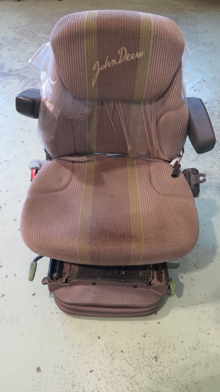 John Deere Trattori: Sitz zu John Deere Traktor Luftgefedert hat Kabelunterbruch – Difettoso da Eiken venduto da HSE44