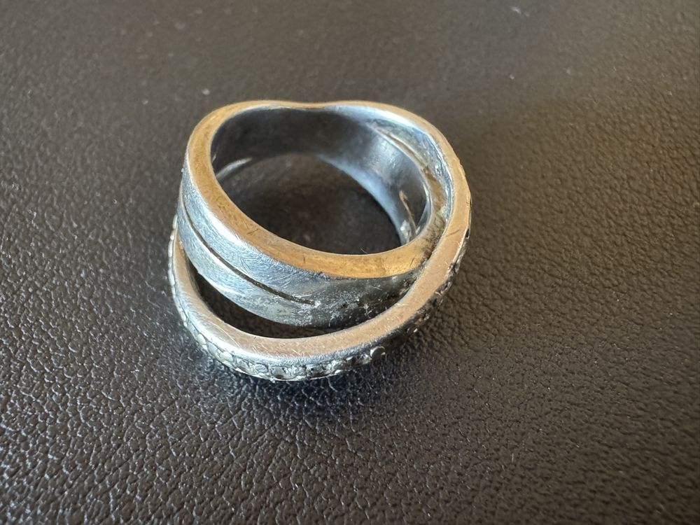 Superbe bague de foi solaire ornée de topazes bleues
