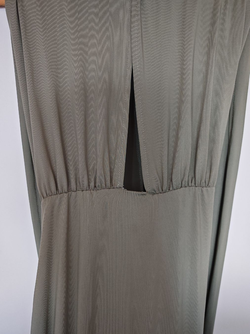 Vestiti: Robe de soirée dos nu vert olive – Usato da Bex venduto da sni_q7lh 2
