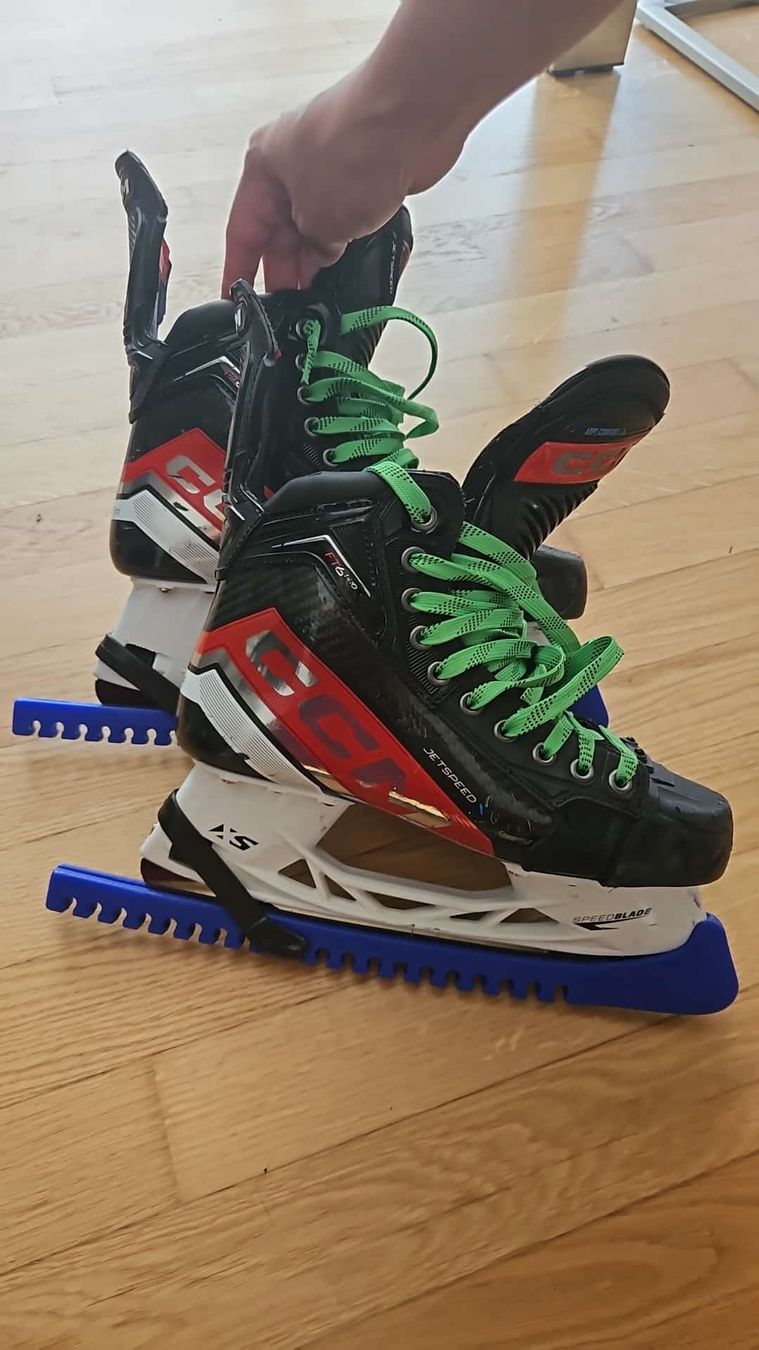Ccm Pattini da ghiaccio: Eishockeyschlittschuhe CCM Jetspeed FT6 Pro Gr. 43 – Usato da Dorf venduto da Giedi