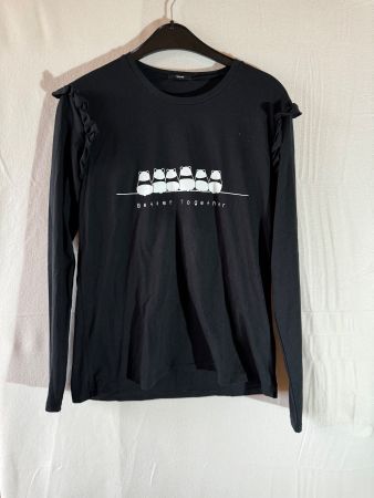 Schwarzer Pullover mit Rüschen von Tezenis Gr. M