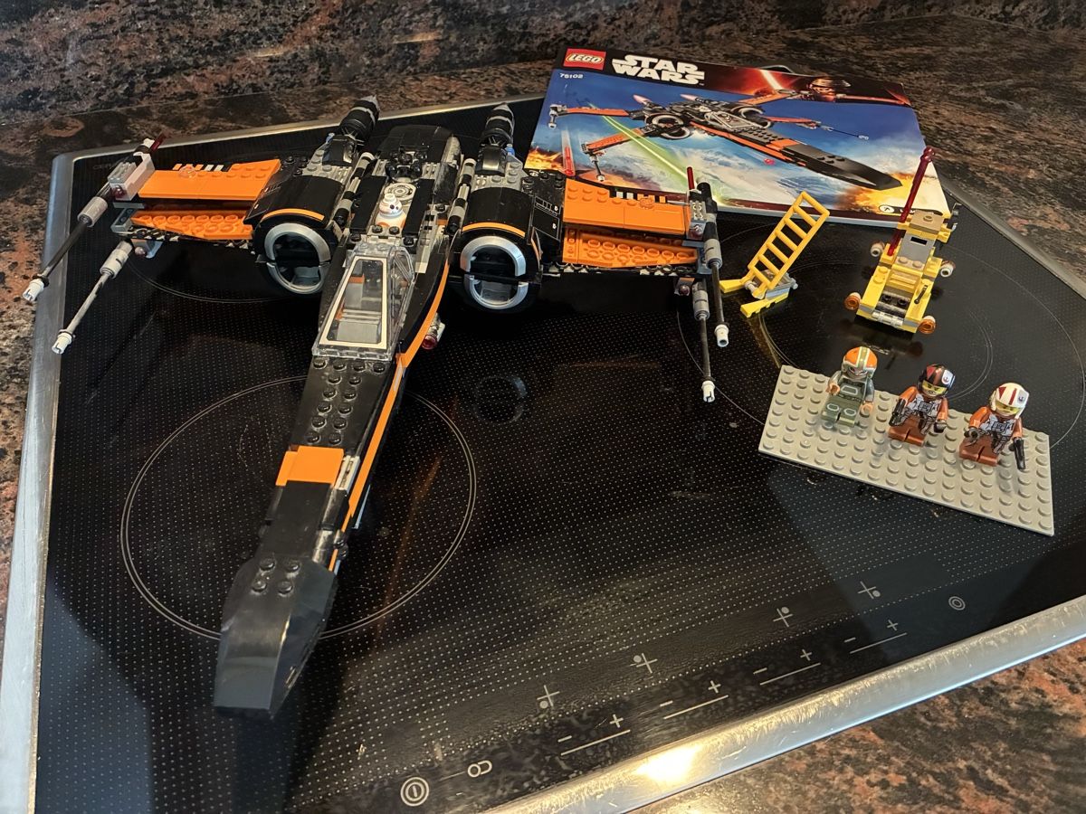 Lego Jouets: STAR WARS Lego 75102 X-Wing – D'occasion à sargans par Angamar