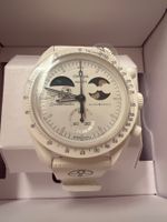 SWATCH SNOOPY Bioceramic Mission to Earth, Moonshine Gold