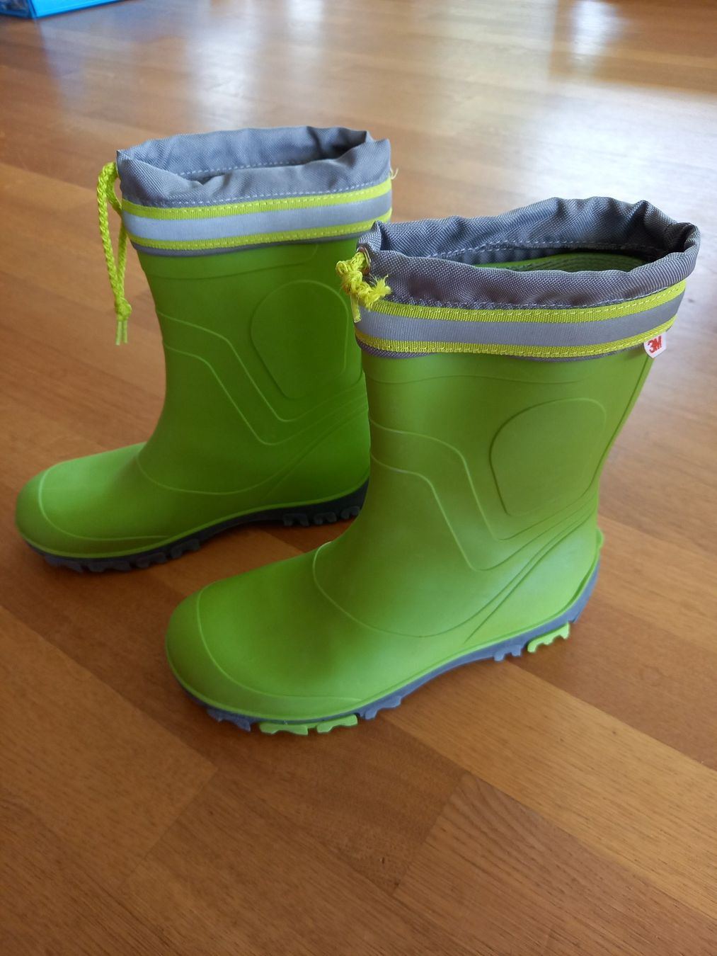 Scarpe per ragazzi: Gummistiefel Gr. 36/37, Neongrün – Nuovo (secondo la descrizione) da Luzern venduto da latinaluna