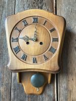 Wanduhren Holz mit Pendel und Schlagscheibe ohne Gewichte