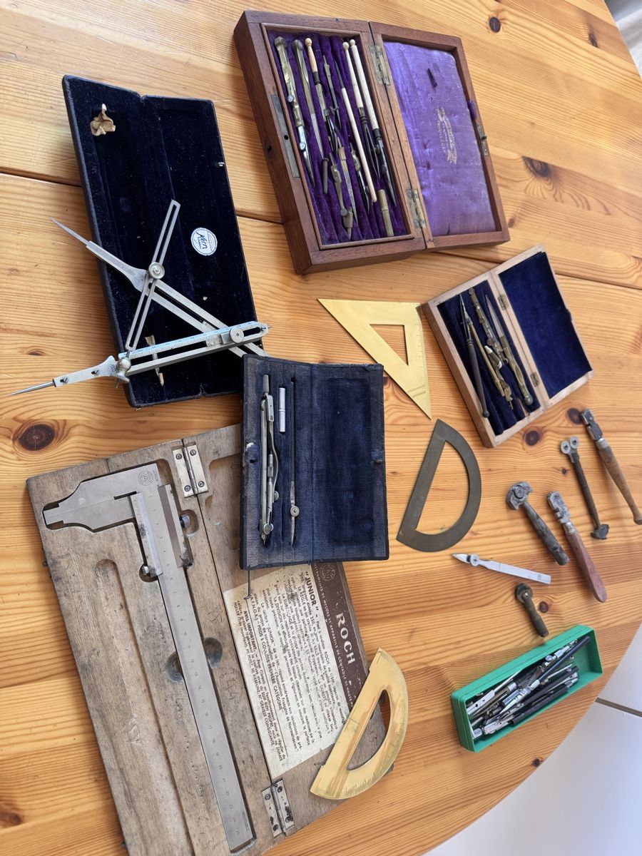 Tutti gli attrezzi: Ensemble instruments dessin technique Kern Roch ancien – Usato da Vésenaz venduto da Angela.C3 6