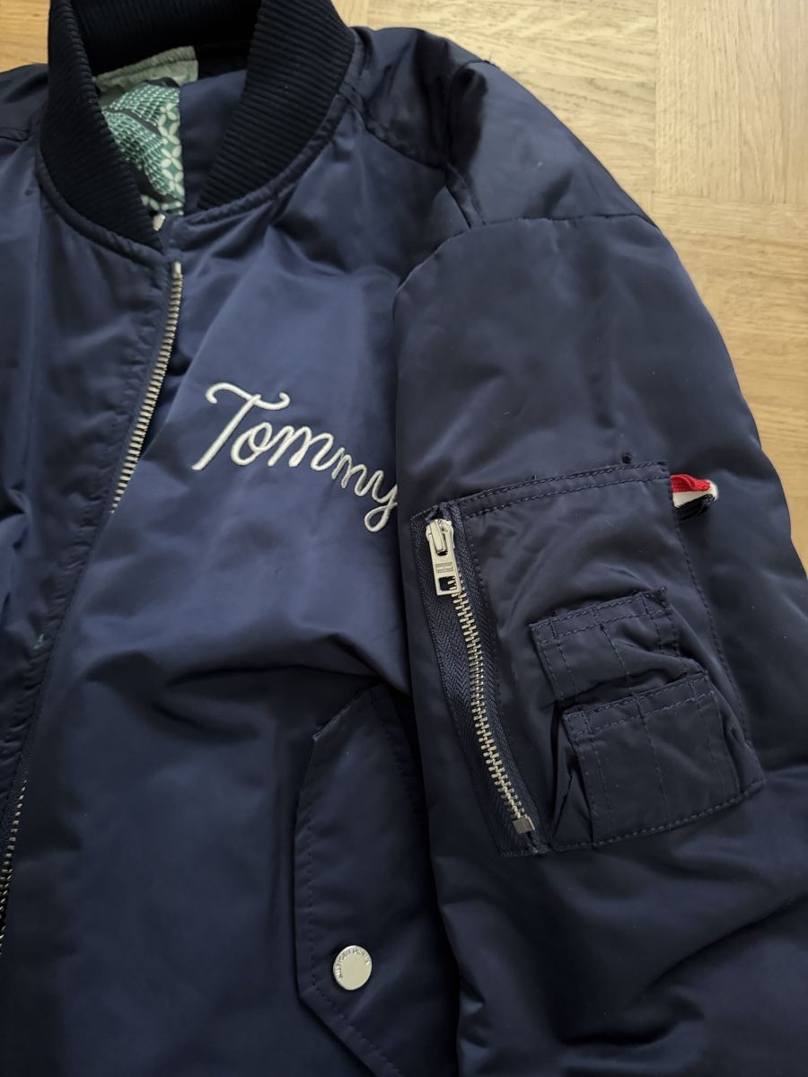 Tommy Hilfiger Jacken: Tommy Hilfiger Bomberjacke 2-seitig Grösse S – Gebraucht aus Bern von al.essia 1