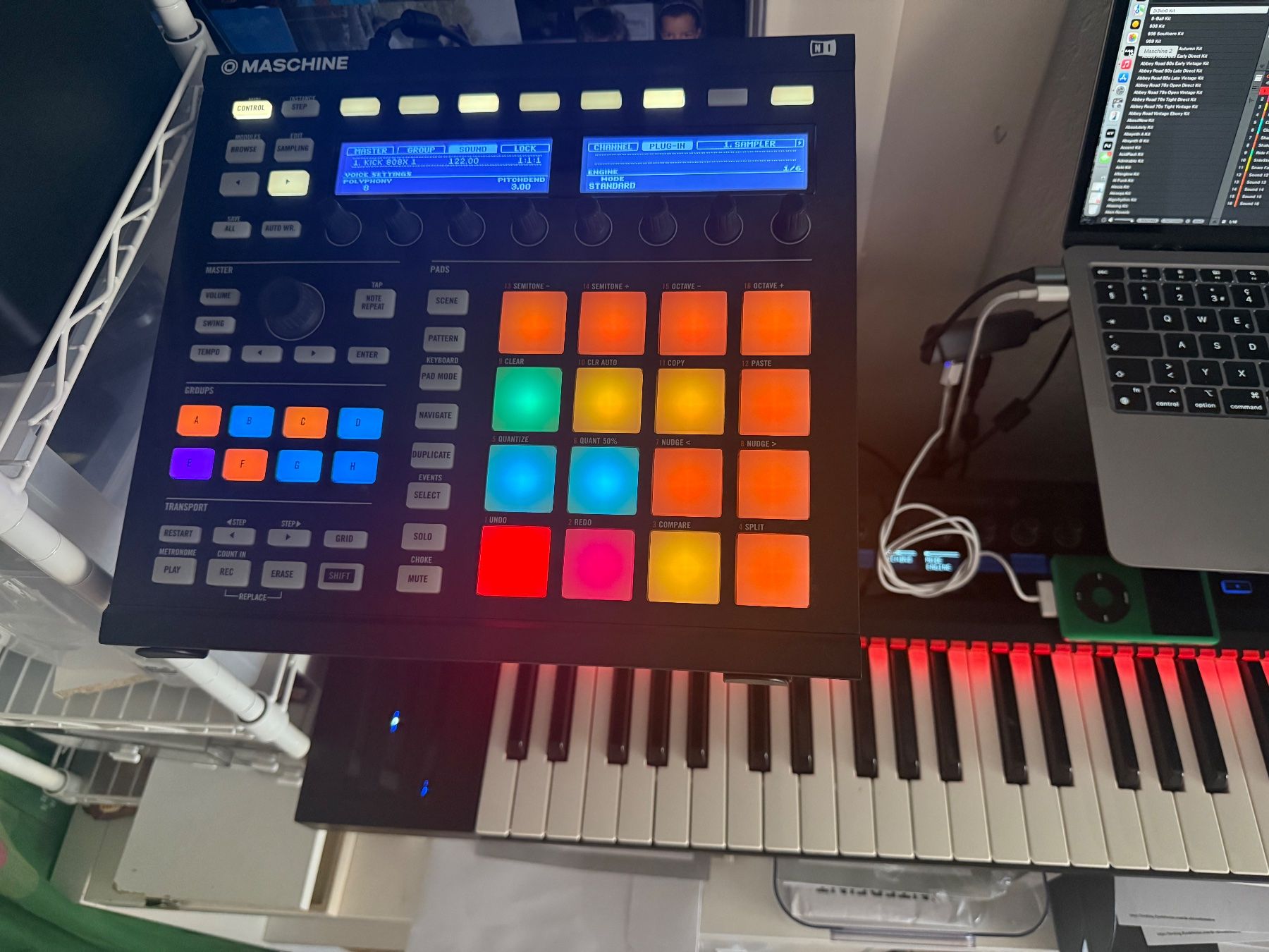Console di mixaggio: Native Instruments Maschine Kontrol S49 MIDI Keyboard Con... – Nuovo (secondo la descrizione) da Zürich venduto da fawziahmed