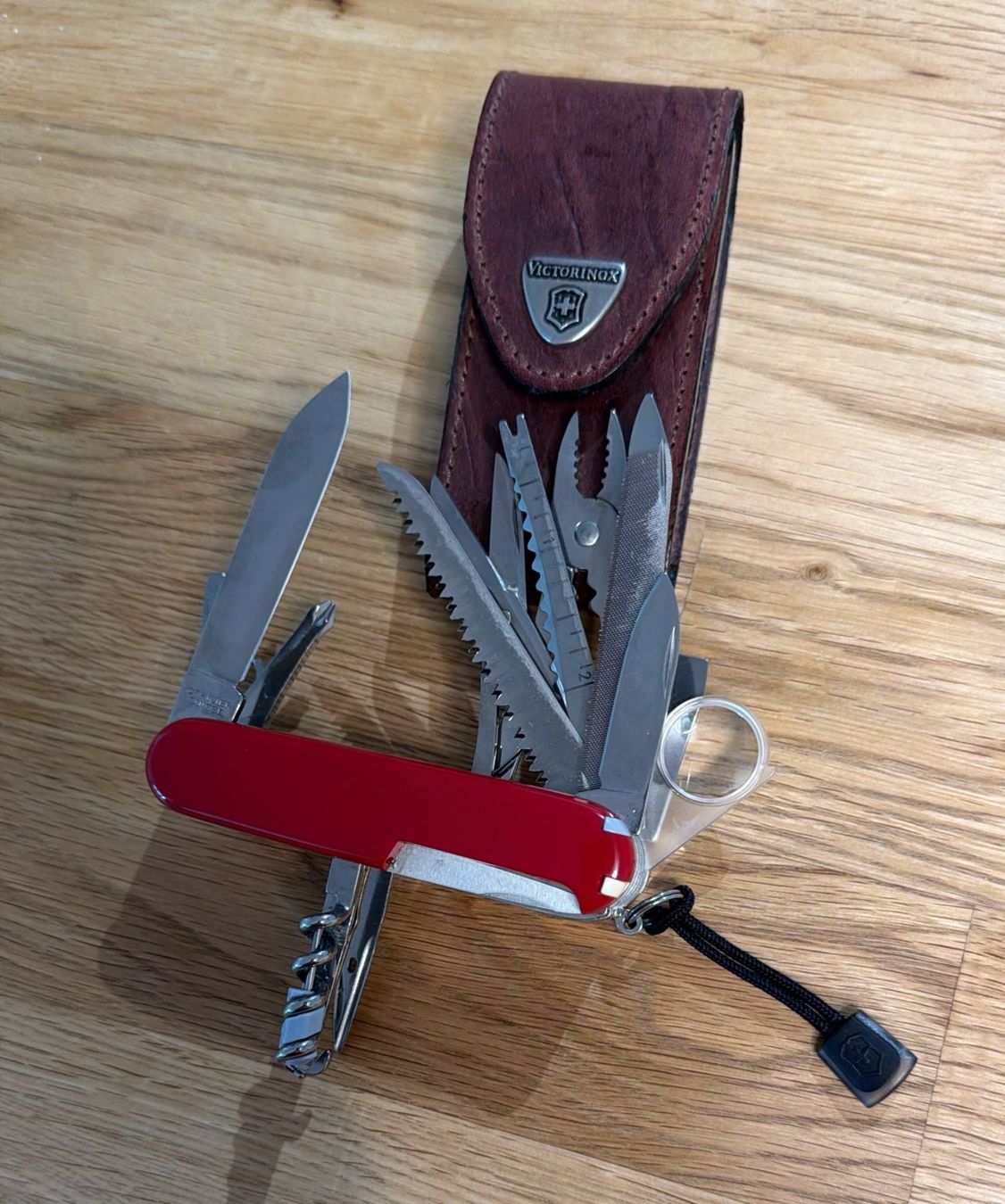 Victorinox Coltelli tascabile: VICTORINOX SACKMESSER MIT ETUI – Nuovo (secondo la descrizione) da Zürich venduto da Frei-Occasionen 1
