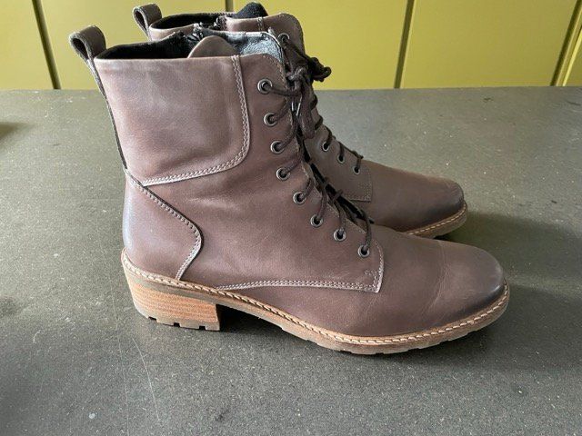 Chaussures femmes: Boots Solidus – D'occasion à Gockhausen par subbotnik 1
