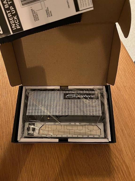 Musikinstrumente: NEW Stylophone pocket synth with built in speaker – Neu und originalverpackt aus Zürich von LeoGd 1