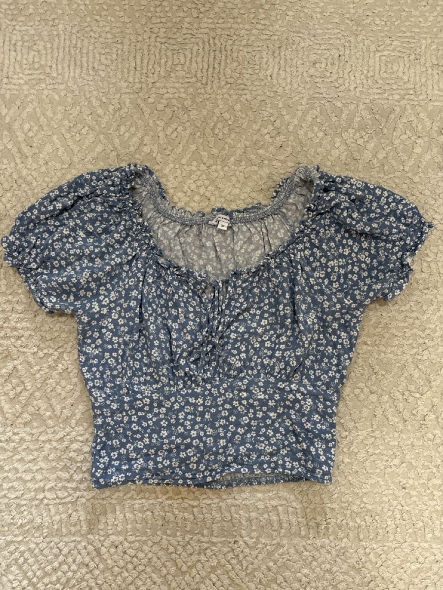 C&A Tops: Schönes Blumen Crop top – D'occasion à Winterthur par Stupu7hs