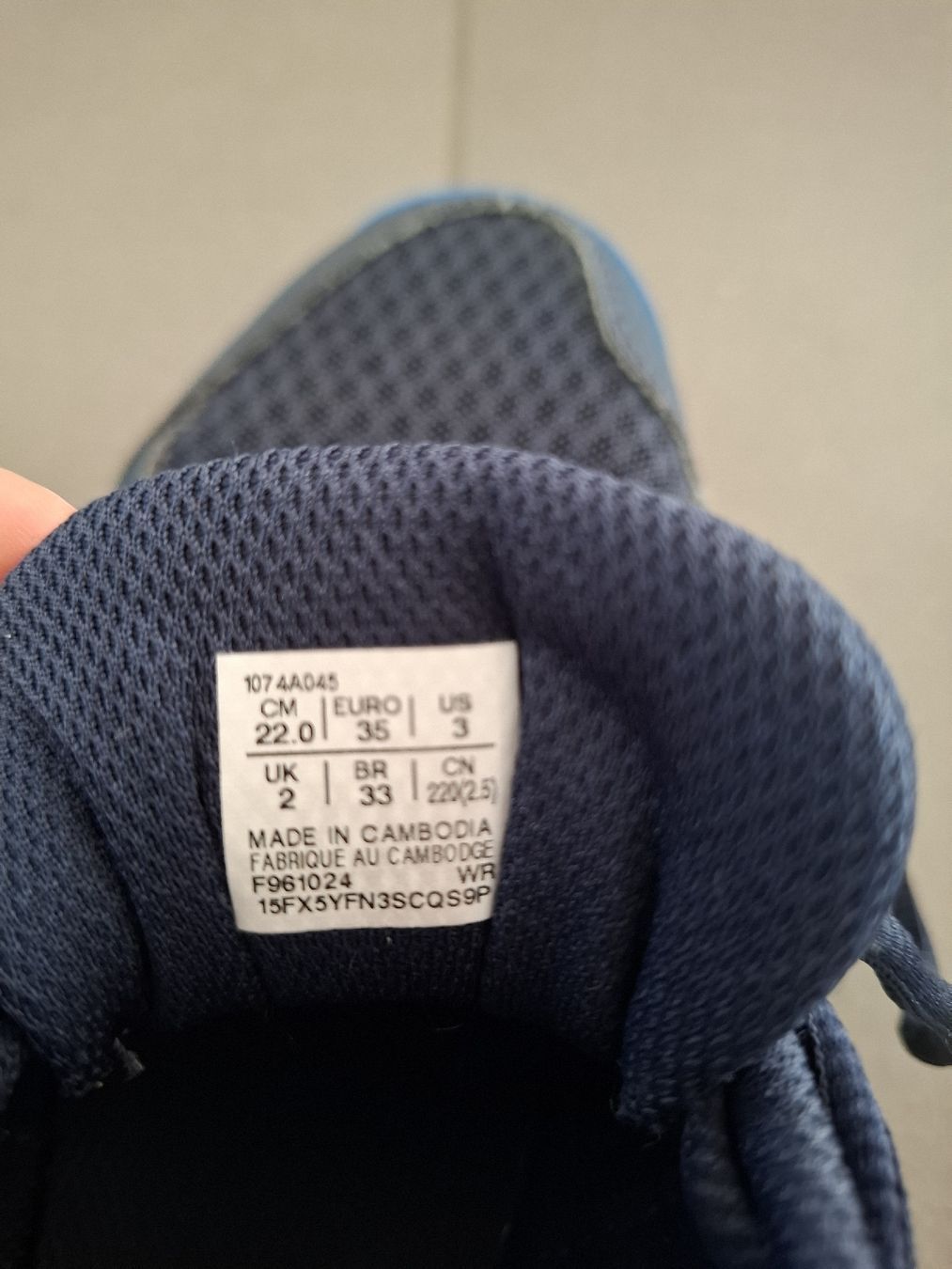Asics Schuhe für Jungen: Asics Hallenturnschuhe Kinder – Gebraucht aus Hunzenschwil von sputnik26 5