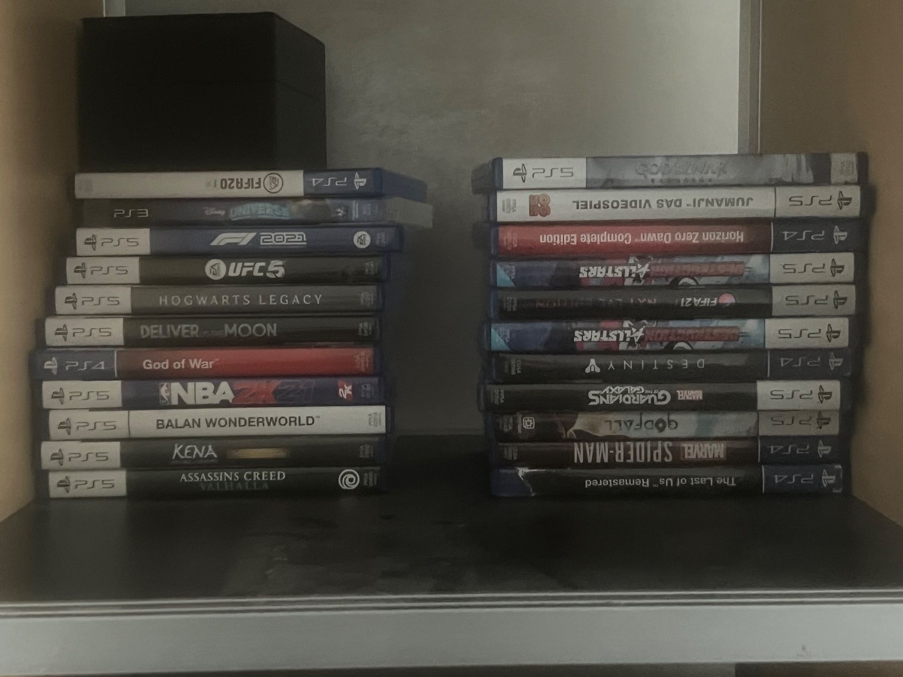 Sony Console: PS5 Disc-Version mit 3 Controller und etwa 20 spiele – Usato da Zug venduto da eli_89sl 3