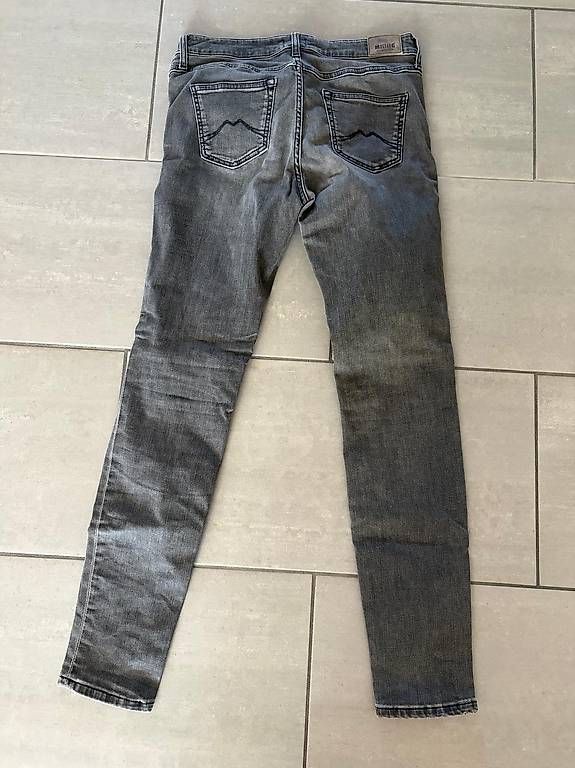 Jeans: Mustang Jeans Damen - Grösse 29/32 – Gebraucht aus Aegerten von Blanc11 1