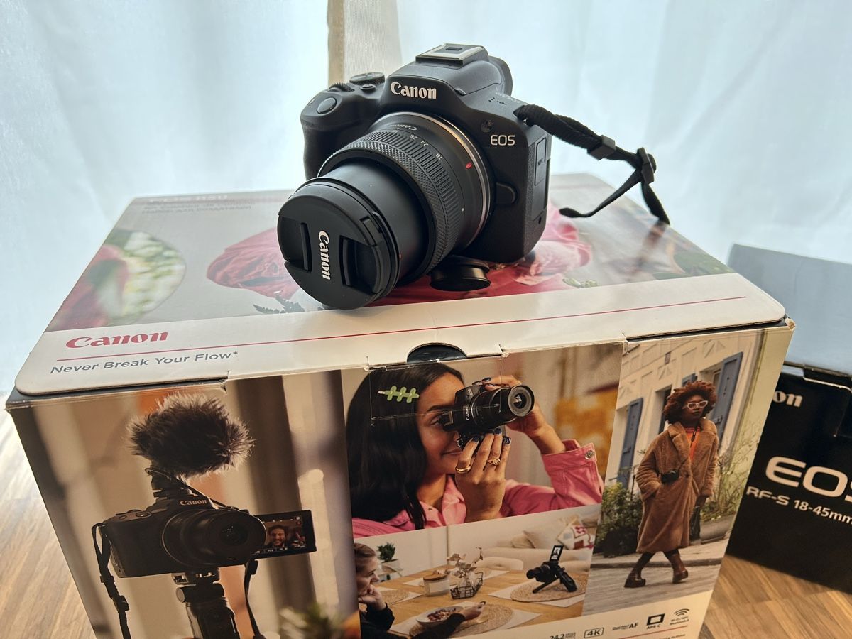 Canon Fotocamera: Fotokamera EOS R50 Content Creator Kit – Usato da Zürich venduto da dav_dx9c 1