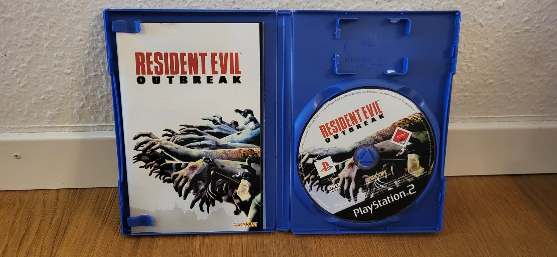 Sony Giochi: PS 2 - Resident Evil Outbreak – Usato da Münsingen venduto da DigitaleSpielecke 2