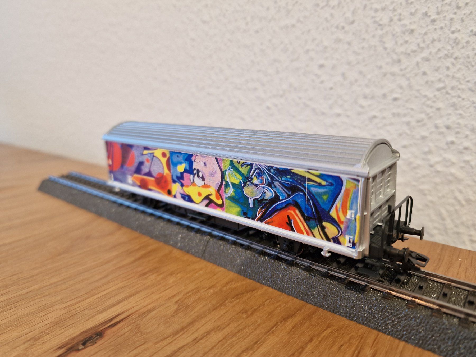 Märklin Modelleisenbahnen: Märklin Graffiti Güterwagen H0 – Gebraucht aus Matten b. Interlaken von lor_hr9w 2