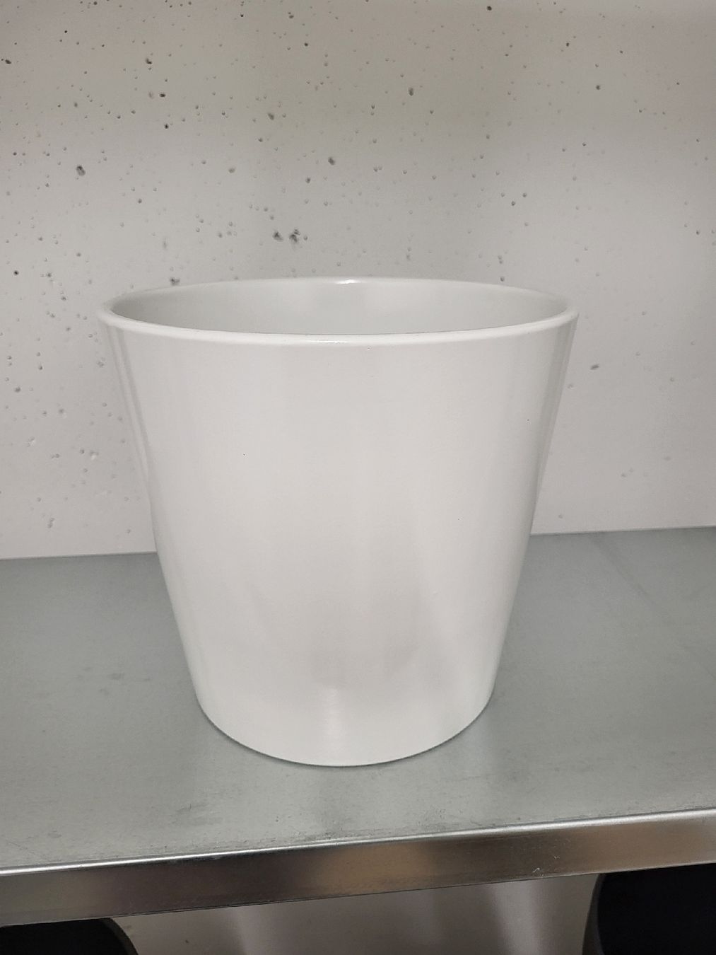 Pots de fleurs: Übertopf weiss, Durchmesser 19cm – D'occasion à Arnegg par gsc_xv5j
