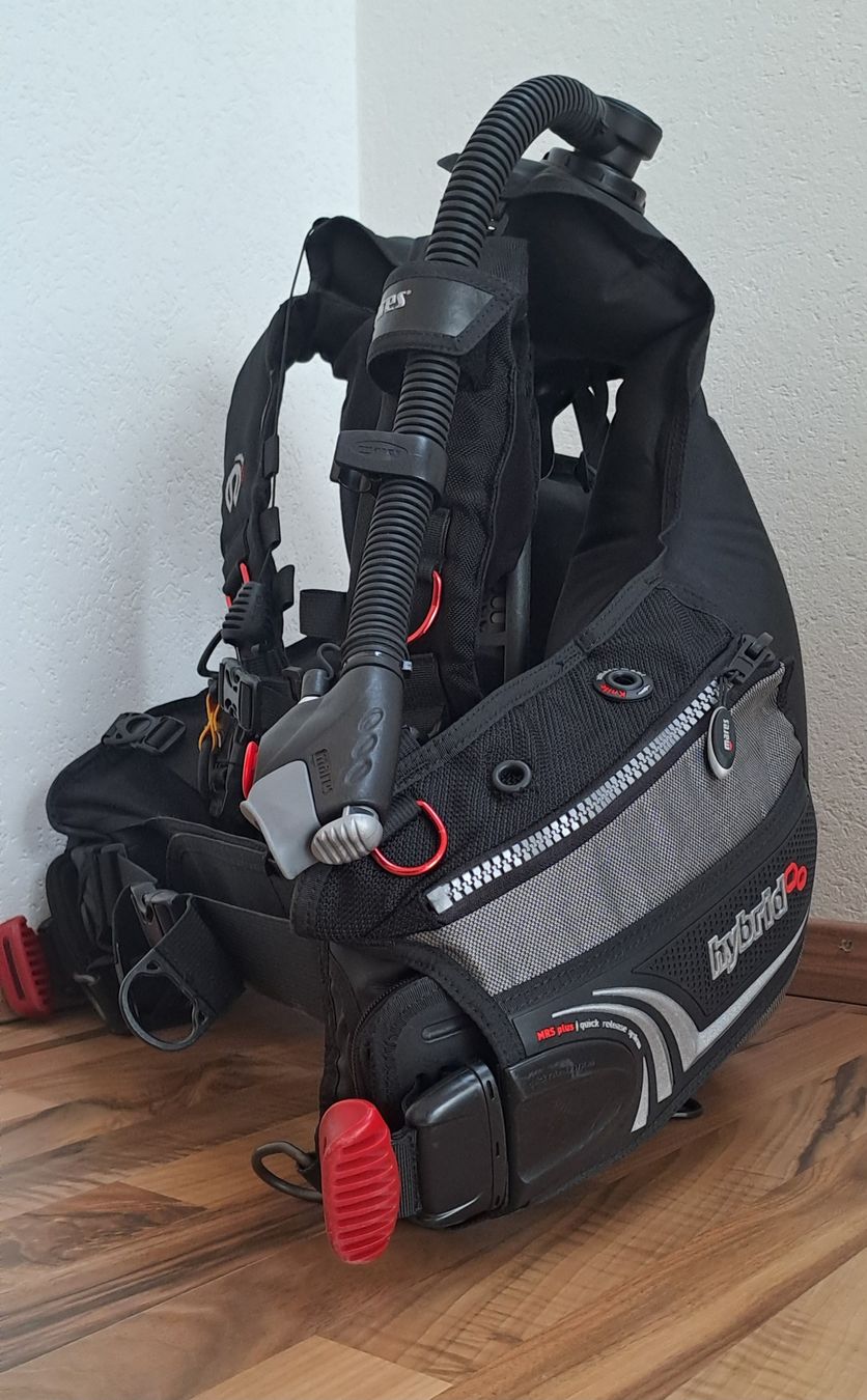 Mares Détendeurs & Vestes: Mares Hybrid Pure BCD – D'occasion à Niederdorf par fah_9wky 1