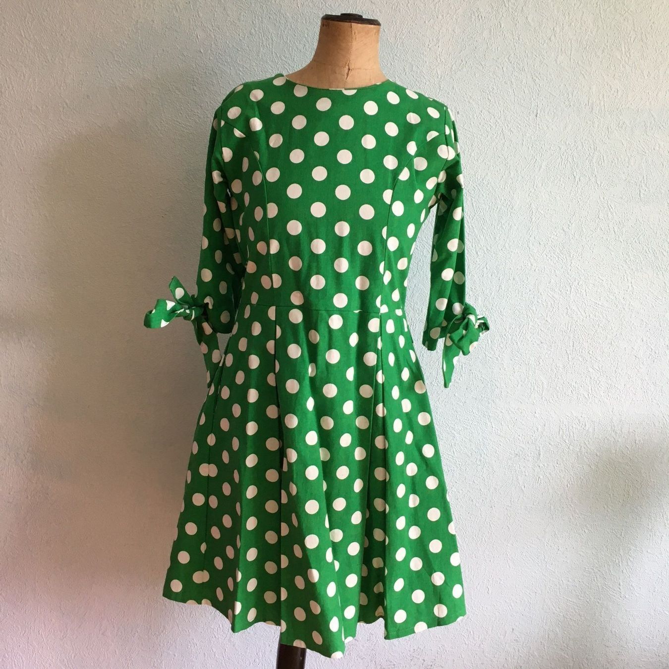 Kleider: Robe à pois rockabilly – Neu (gemäss Beschreibung) aus Genève von ct_fqr8