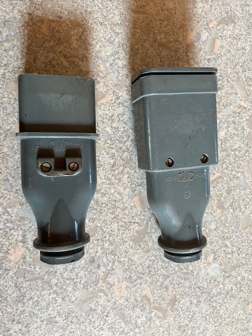 Spine: J 40 5 Polig  Stecker + Kupplung CMC – Usato da Huttwil venduto da Bolpa 1