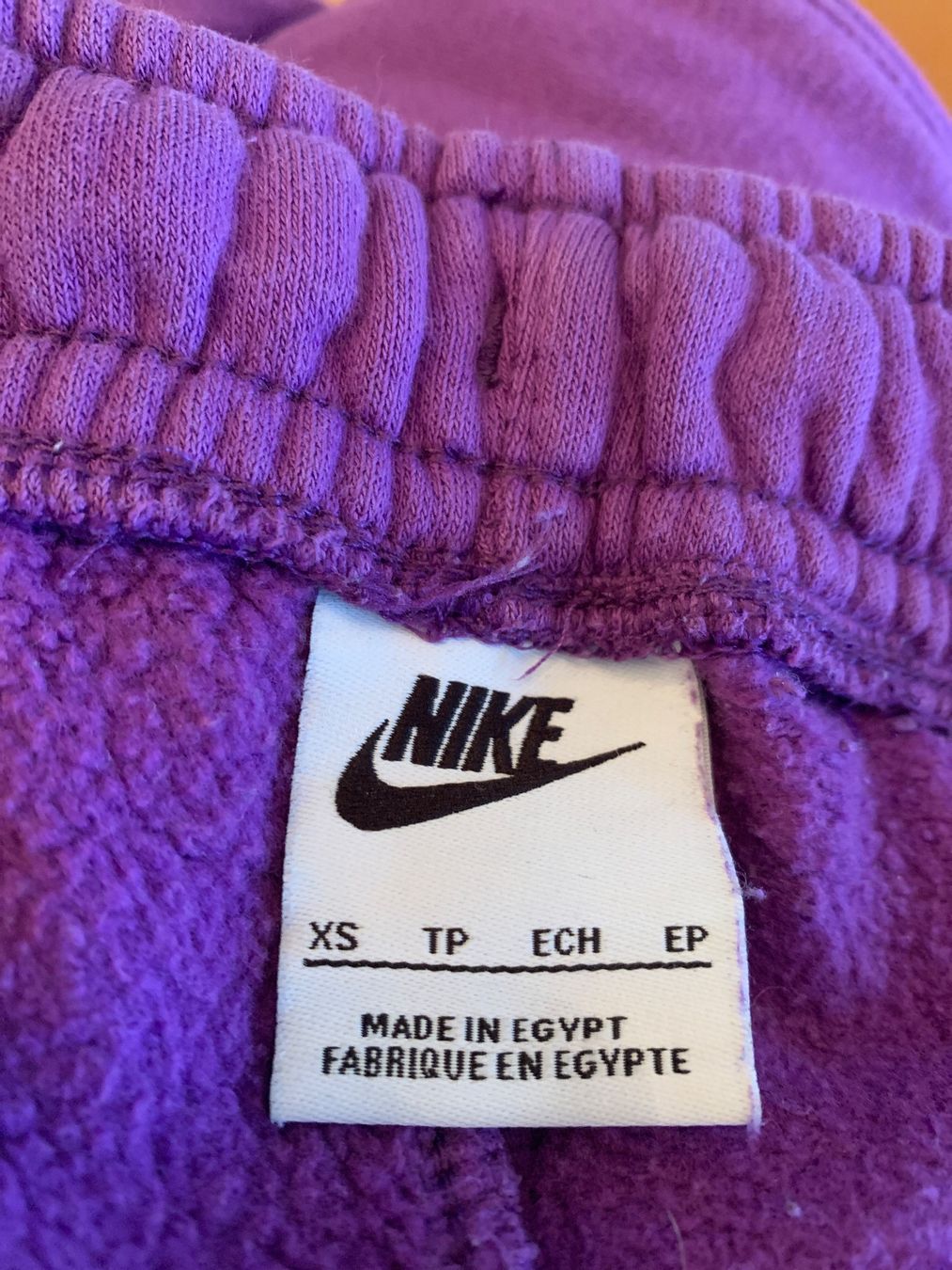 Nike Pantaloni: Pantalon de jogging Nike violet taille xs – Usato da MEYRIN venduto da Gwendo10 2