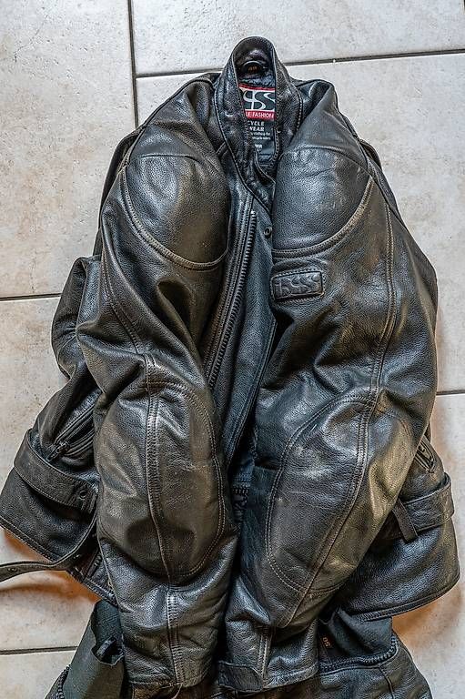 Altro: Motorrad Lederkombi Herren – Usato da Wattenwil venduto da maestrorock 4