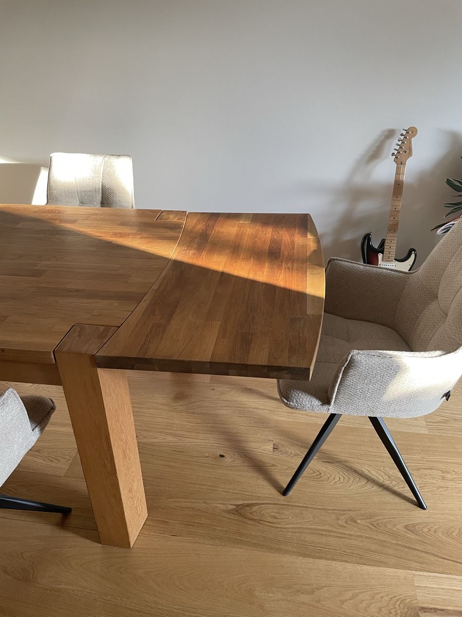 Tables: Table en bois massif extensible – D'occasion à Villars-sur-Glâne par mar_by2j 2
