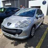 Peugeot 207 1.4 silber 70'000 Km