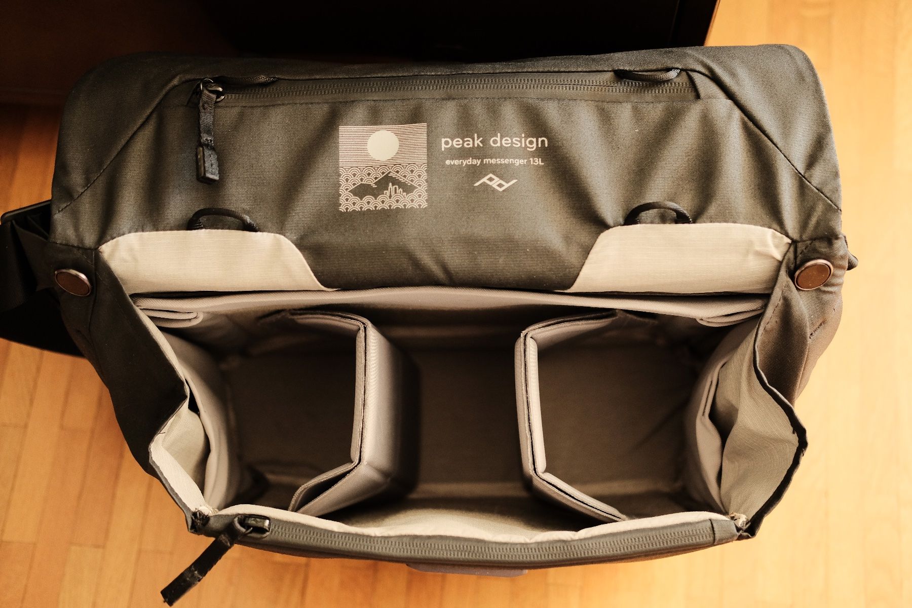Taschen: Peak Design Everyday Messenger 13l - Black – Gebraucht aus Prilly von Johnny_Boy456 4