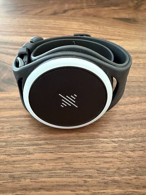 Strumenti musicali: Soundbrenner Pulse Vibrations-Metronom inkl.Charging Station – Nuovo (secondo la descrizione) da Winterthur venduto da jgroeble