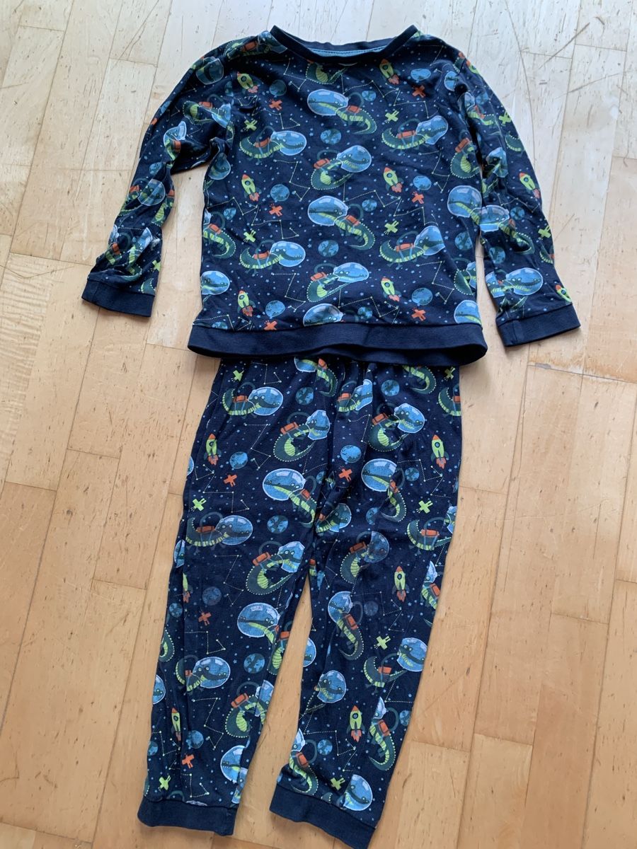 Pyjamas: Pijama Gr. 98/104 – D'occasion à Ebnat-Kappel par so8_sn9v