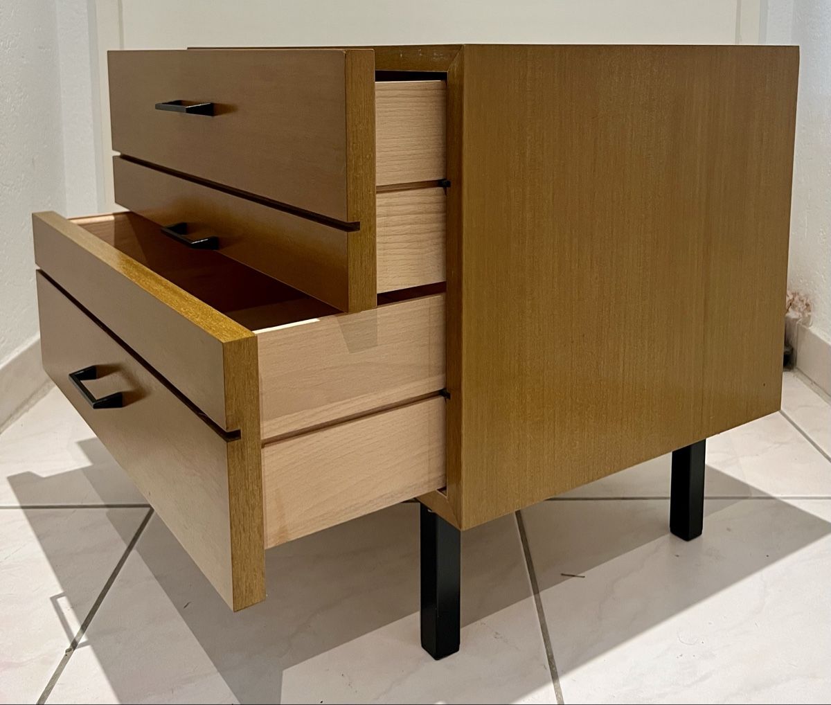Cassettiere: Mid-Century Modern Kommode 2 Schubladen  – Usato da Hunzenschwil venduto da Madachica 3