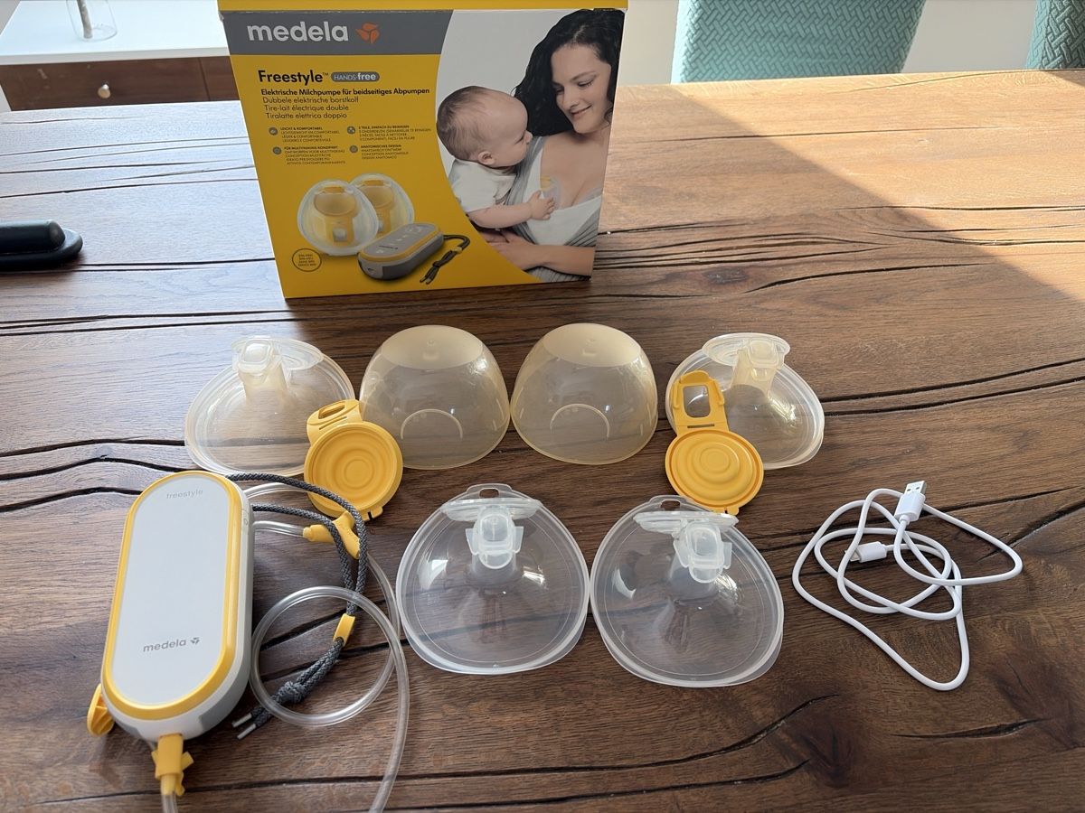 Medela Accessoires pour allaitement: Medela Freestyle Doppelmilchpumpe – D'occasion à Luzern par jen_z22